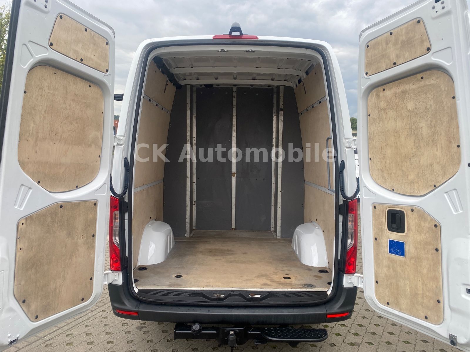 Fahrzeugabbildung Mercedes-Benz Sprinter III Kasten 316 RWD Mixto Autom./5 Sitze