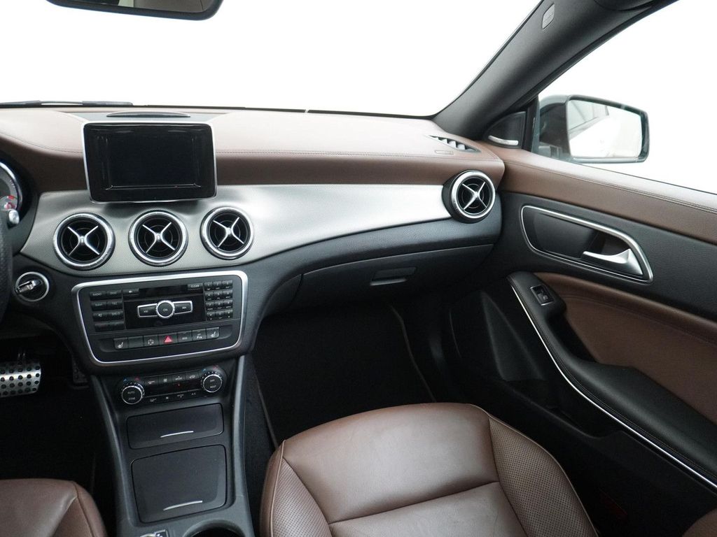 Mercedes-Benz CLA 200 Prestige AMG Styling panorama dach Leder