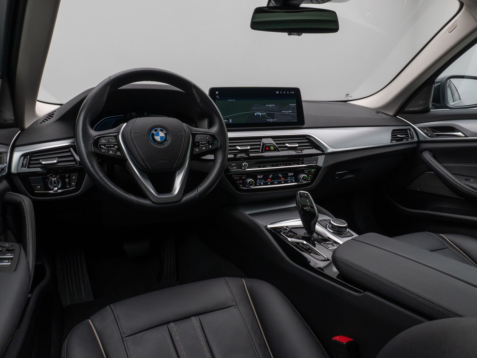 Fahrzeugabbildung BMW 530e Panorama 360°DAB H/K ACC AHK Alarm Leder