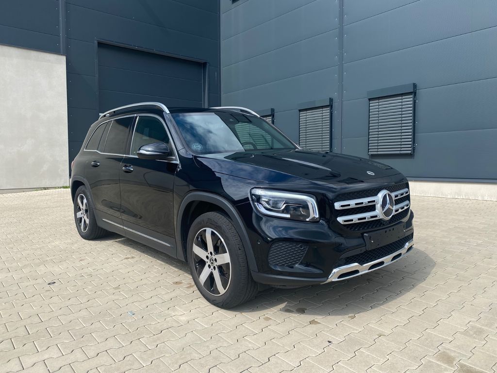 Image of Mercedes-Benz GLB 220