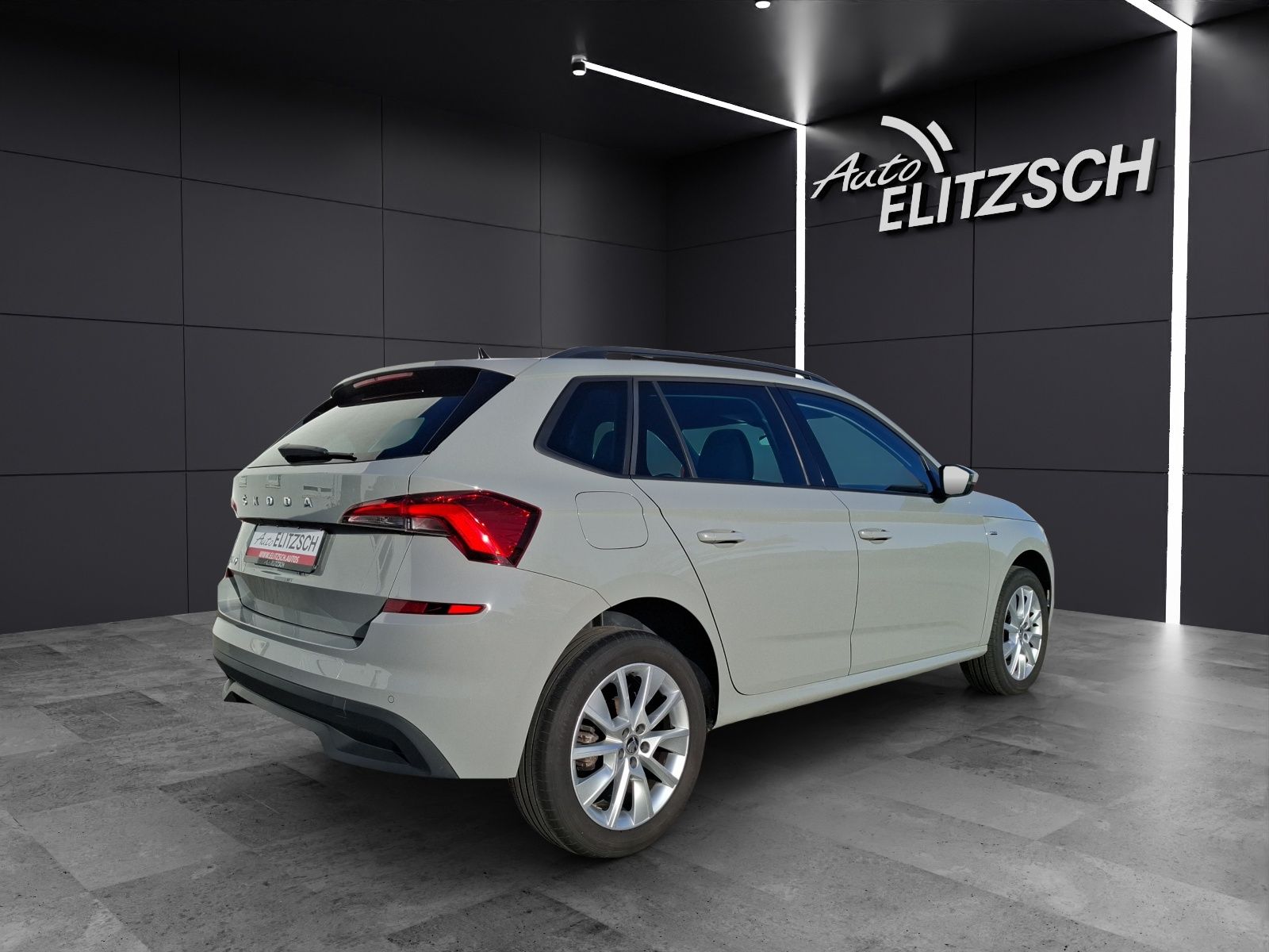 Fahrzeugabbildung SKODA Kamiq TSI Clever LED Navi VC GRA PDC SH LM