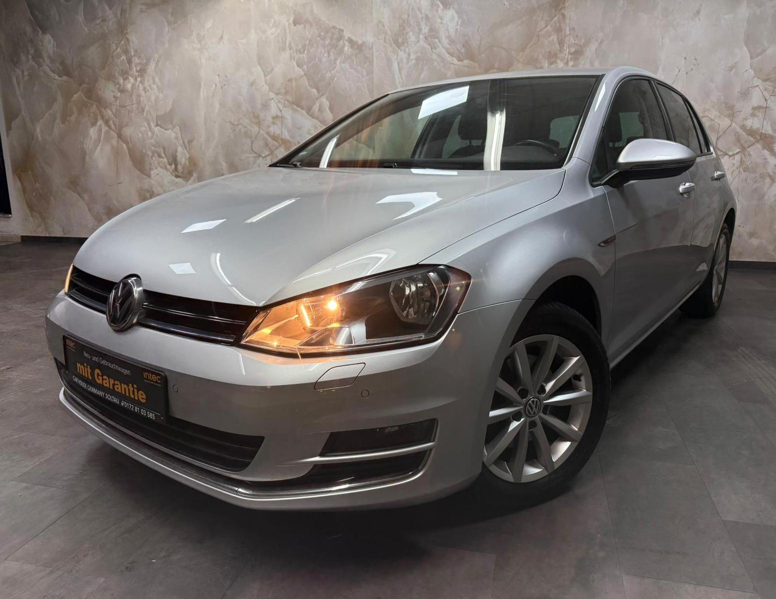 Volkswagen Golf VII Lim. Lounge+1.Hand+Scheckheft+NAVI+TOP