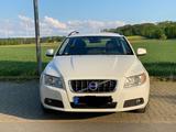 Volvo V70 D4 Geartronic Momentum 5 Zylinder 2,0 - weiße Volvo V70