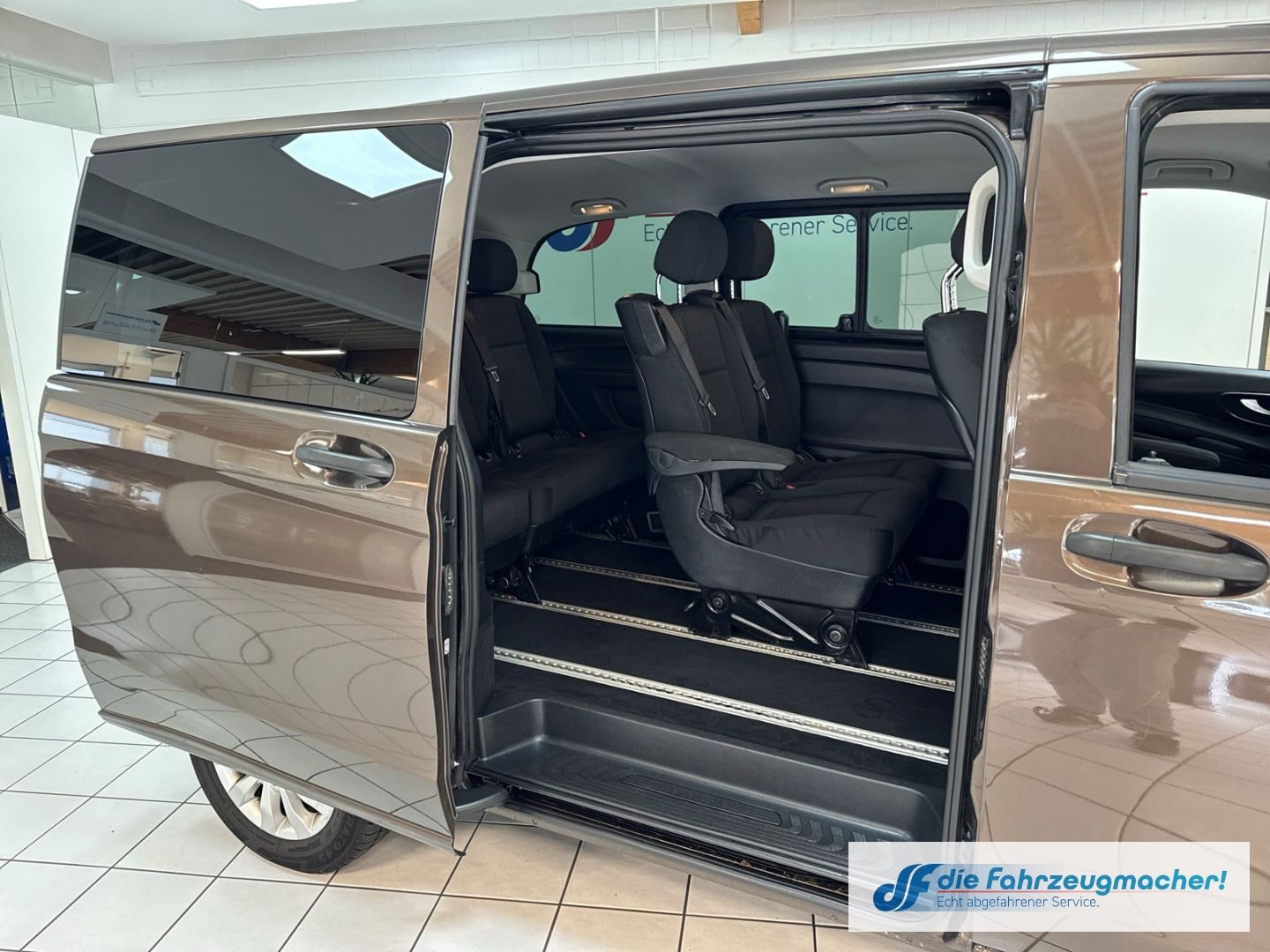 Fahrzeugabbildung Mercedes-Benz Vito Tourer 116 CDI BT kompakt BlueTEC *EXPORT