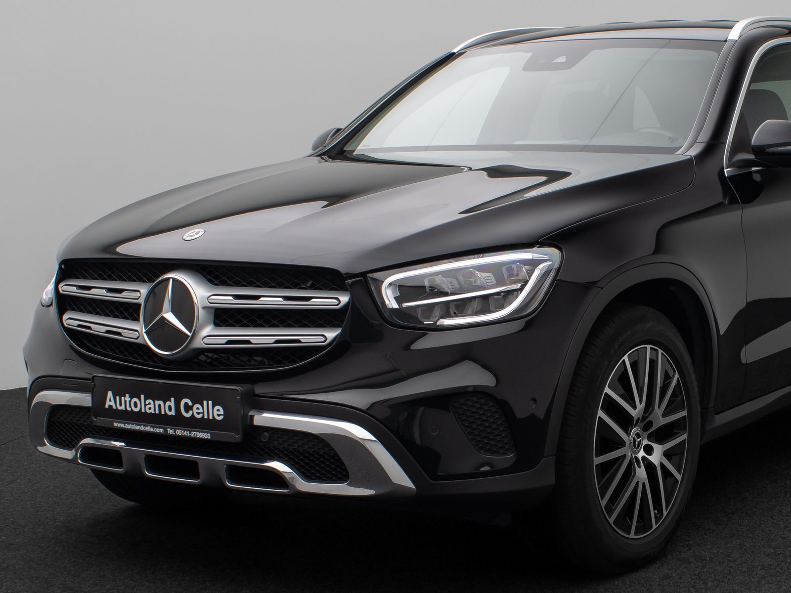 Fahrzeugabbildung Mercedes-Benz GLC 300 4Matic 9G-TRONIC Standhzg PDC LED AHK