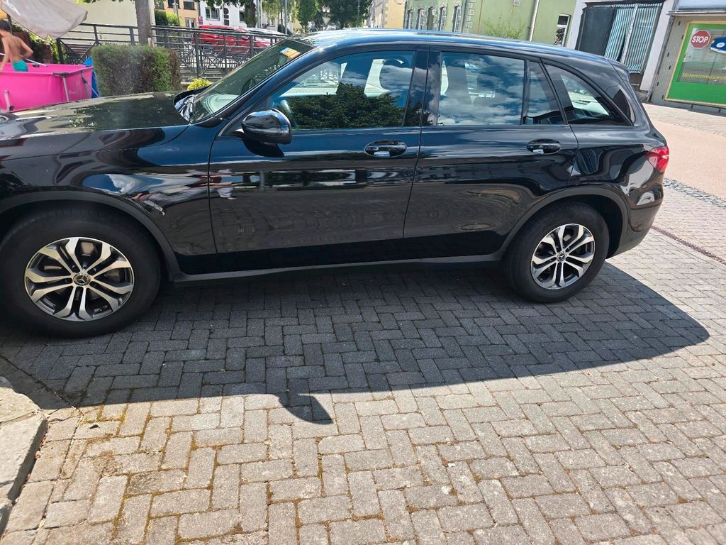 Image of Mercedes-Benz GLC 220