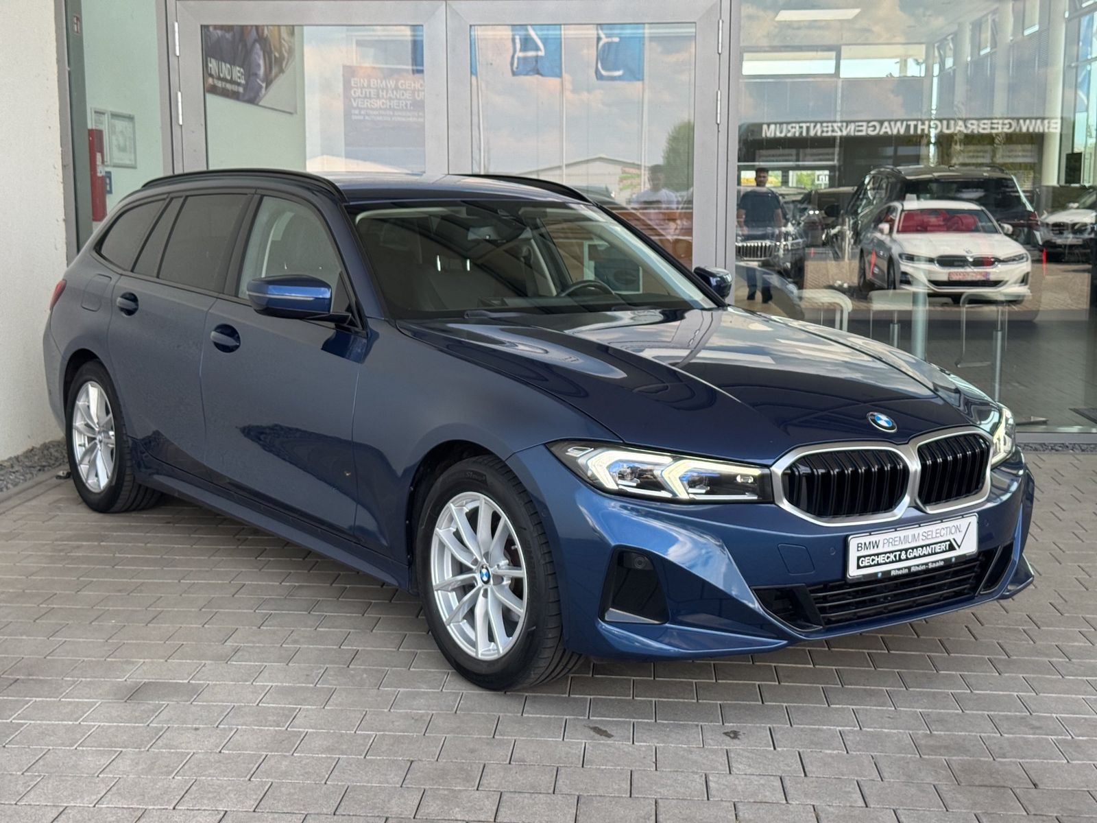 BMW 318i Touring Navi.LED.Hifi.SSGL.Tempo.DriveA.SH foto 2