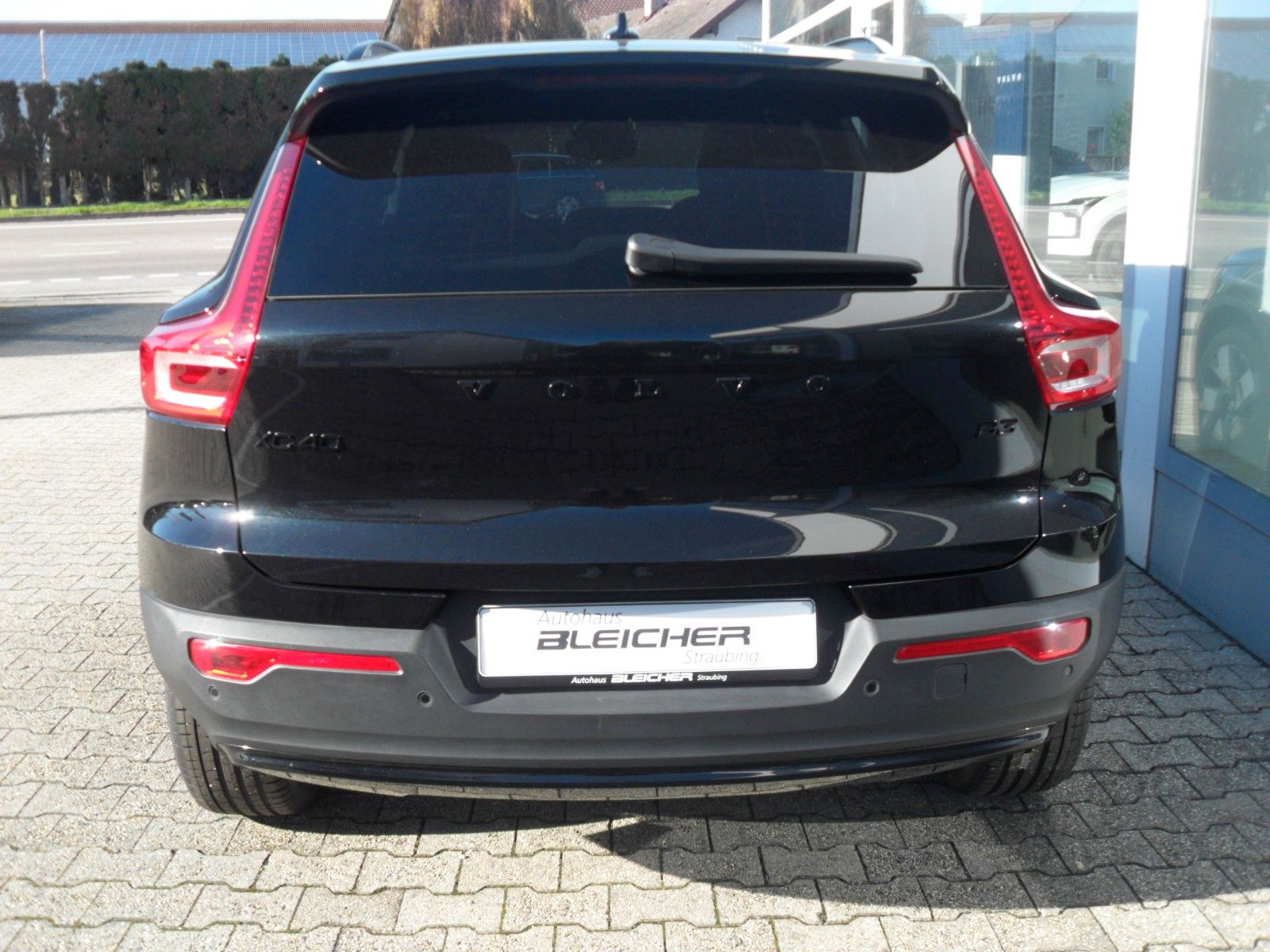 Fahrzeugabbildung Volvo XC 40 B3 Plus Black Edition | 360° | Panor.
