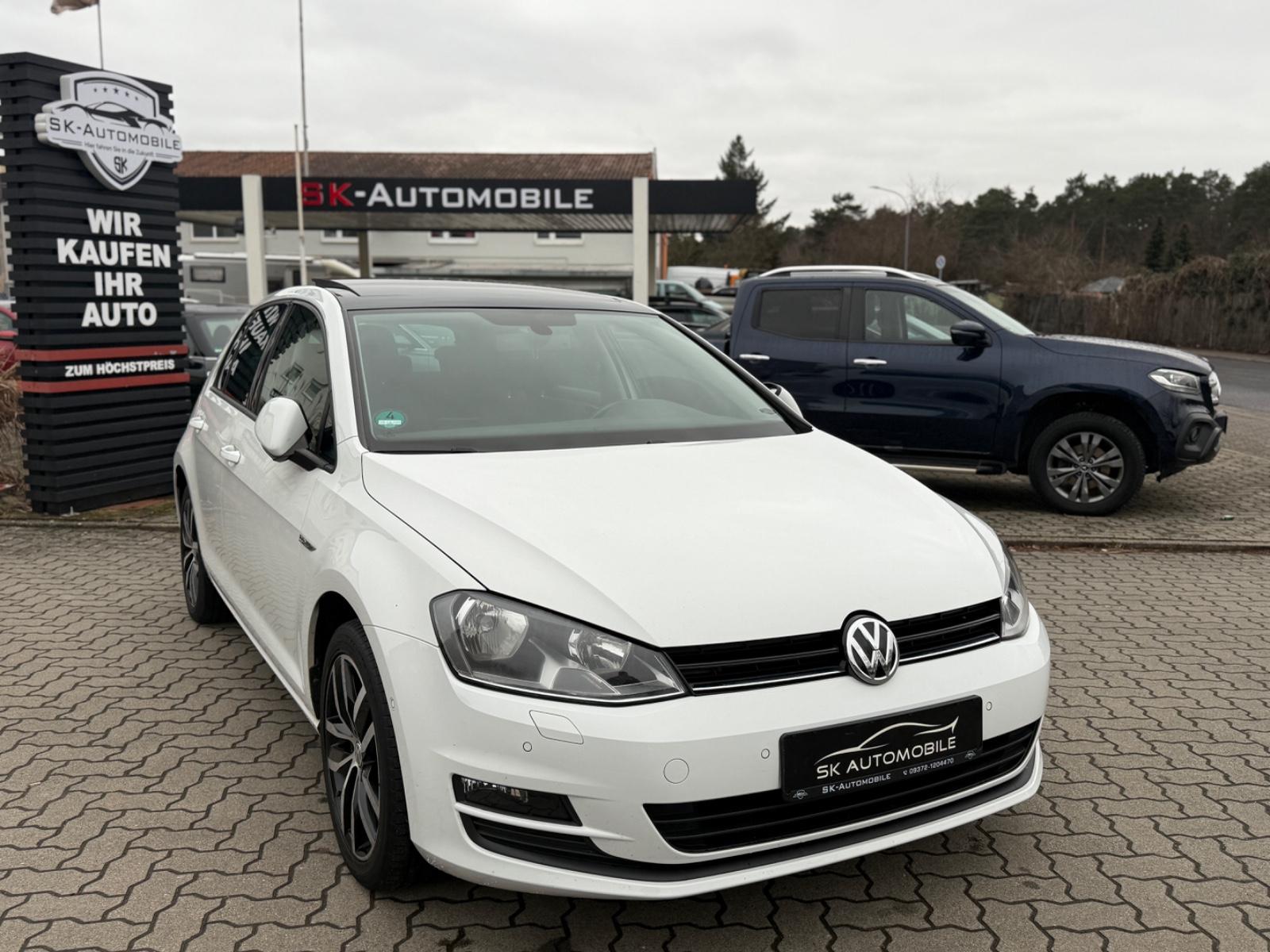 Volkswagen Golf VII Lim. Cup BMT 1.HAND-PANO-AHK-SHZG-PDC