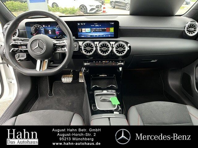 Fahrzeugabbildung Mercedes-Benz A 200 AMG/NIGHT/MULTIB./KAM./AHK/TOTW./AMBI/..