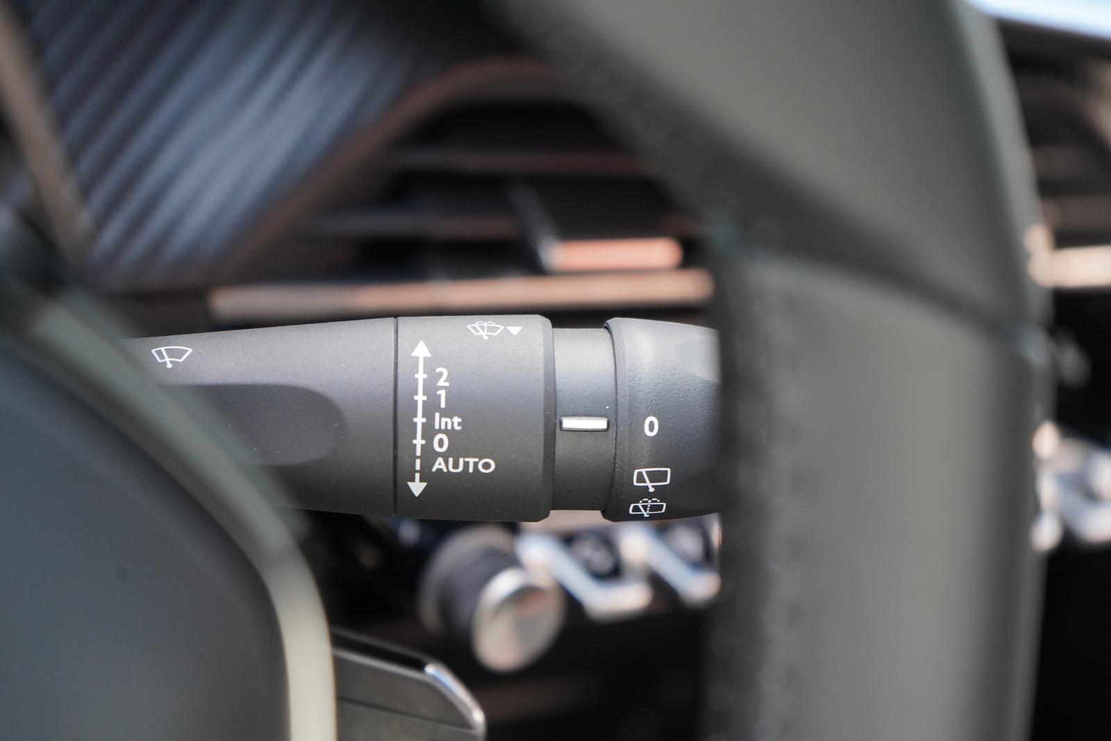 Peugeot 2008 1.2 PureTech LED Navi Kamera