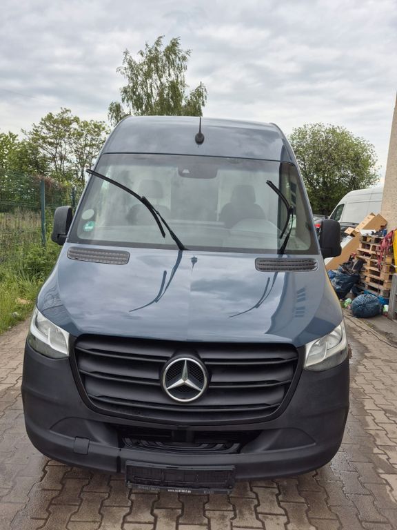 Image of Mercedes-Benz Sprinter