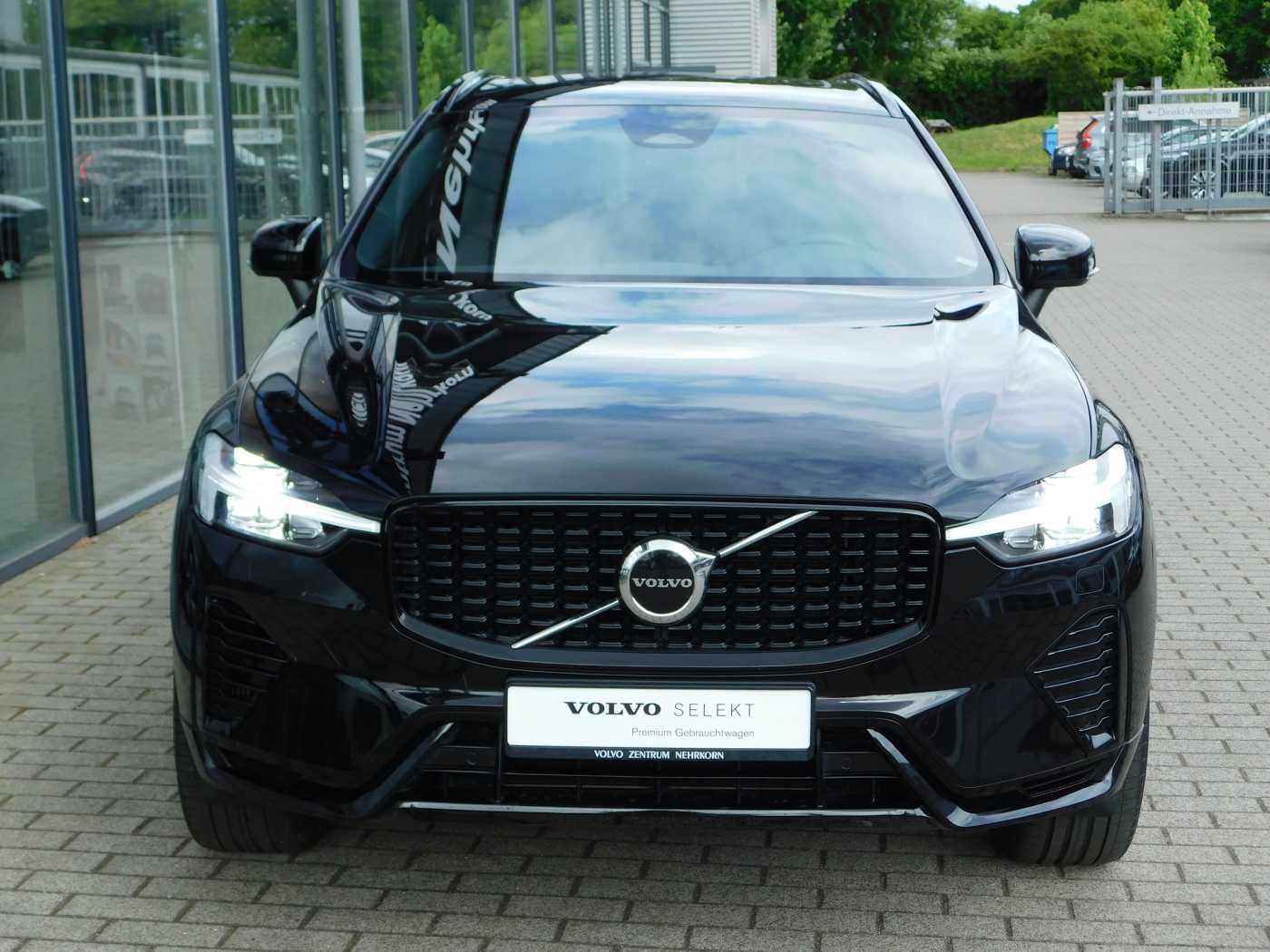 Fahrzeugabbildung Volvo XC60 T6 AWD Recharge R-Design 'Glasdach, AHK'