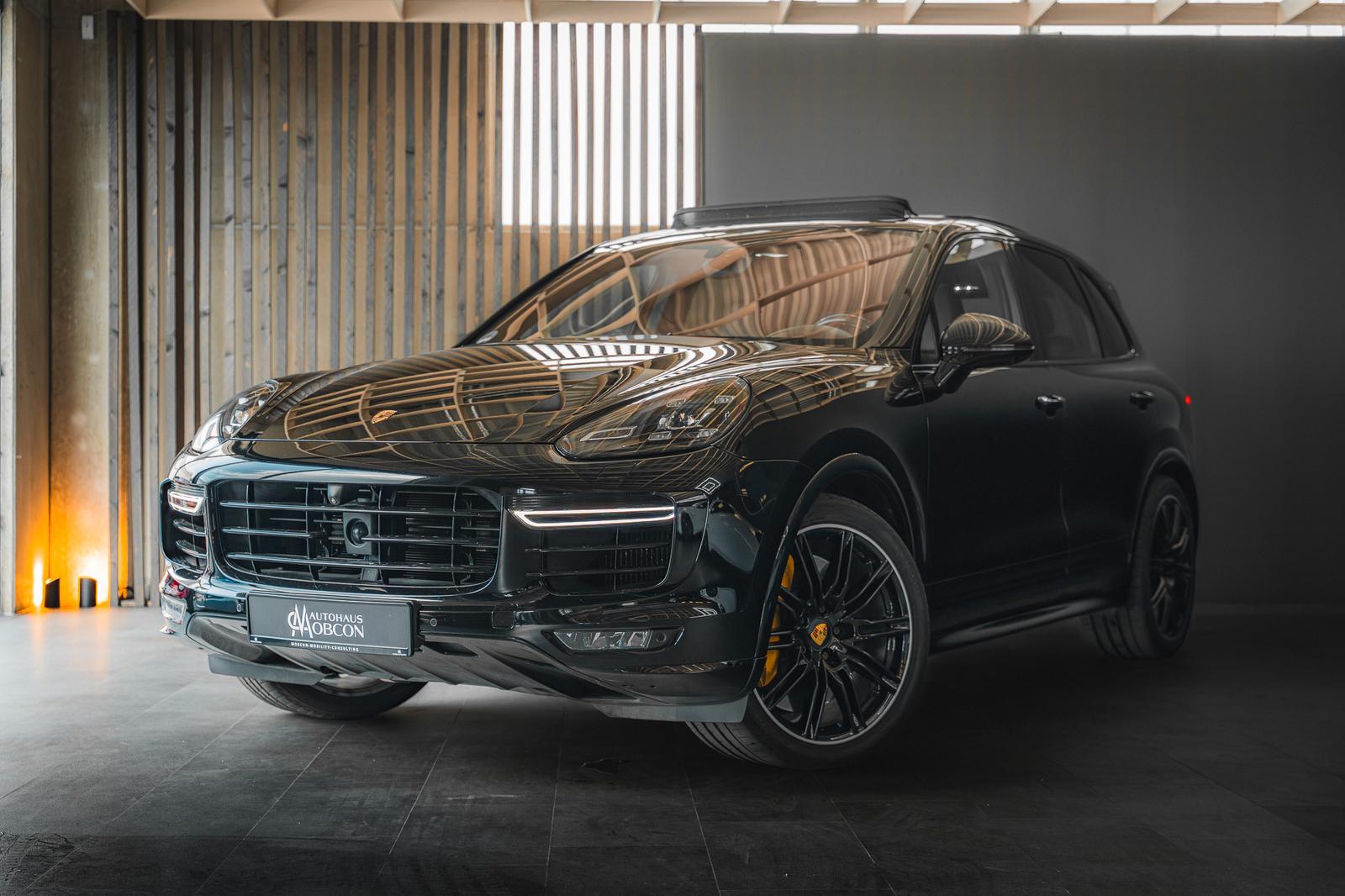 Porsche Cayenne TURBO S | PCCB | CHRONO | PANO | BOSE