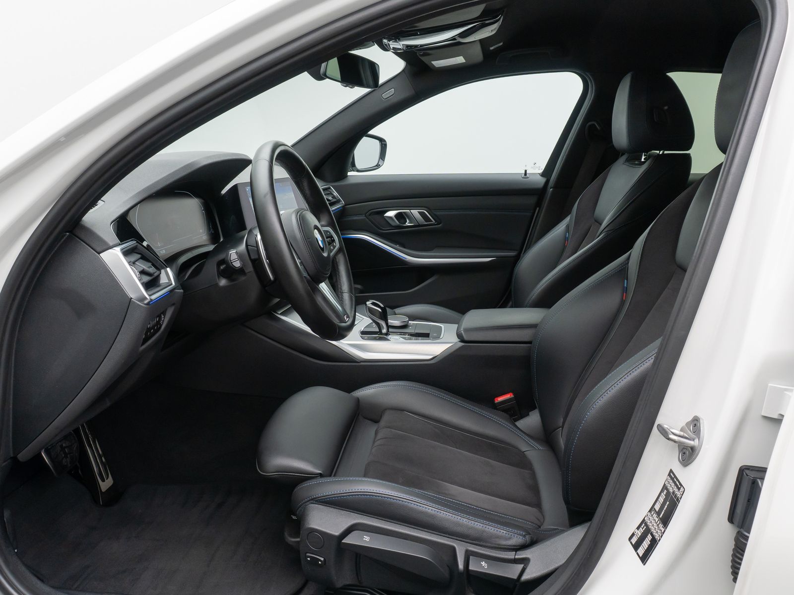 Fahrzeugabbildung BMW 320d M Sport Alarm DAB Kamera Komfort CockpitPro