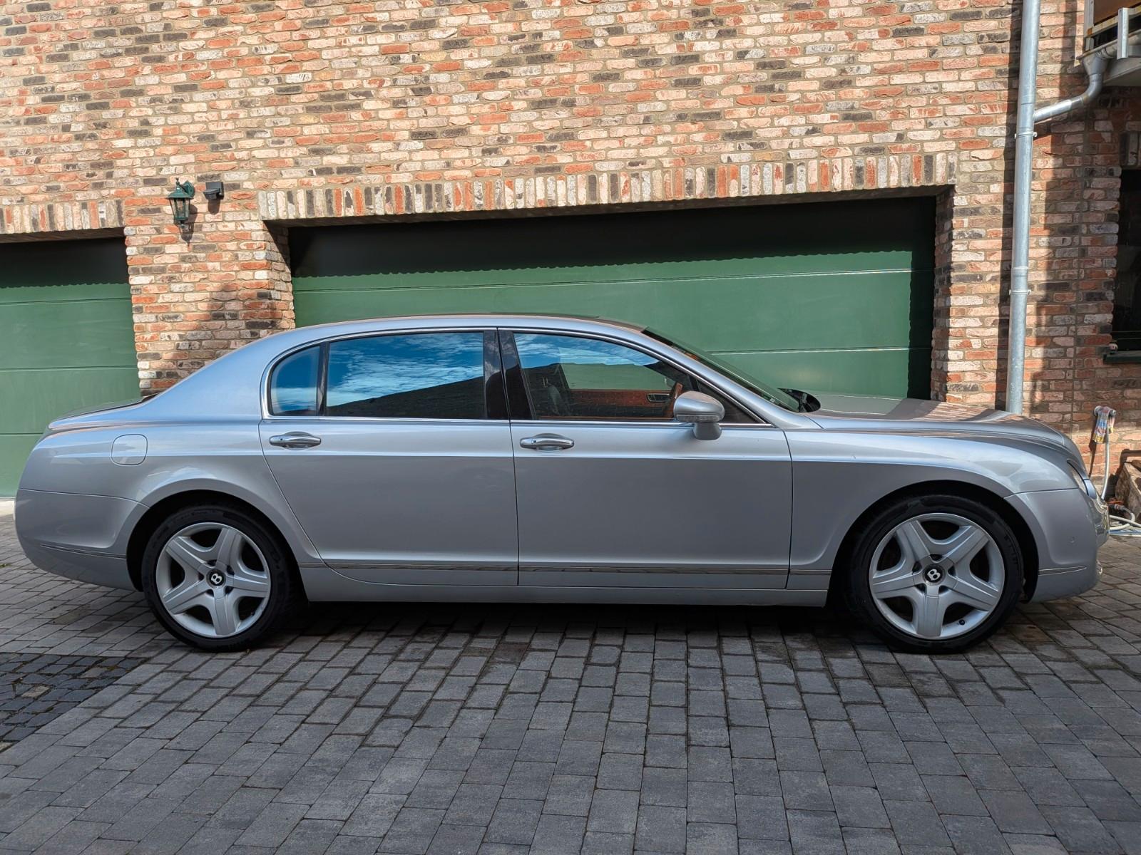 Bentley Continental Flying Spur 4-Sitzer, Vorhang, SHD