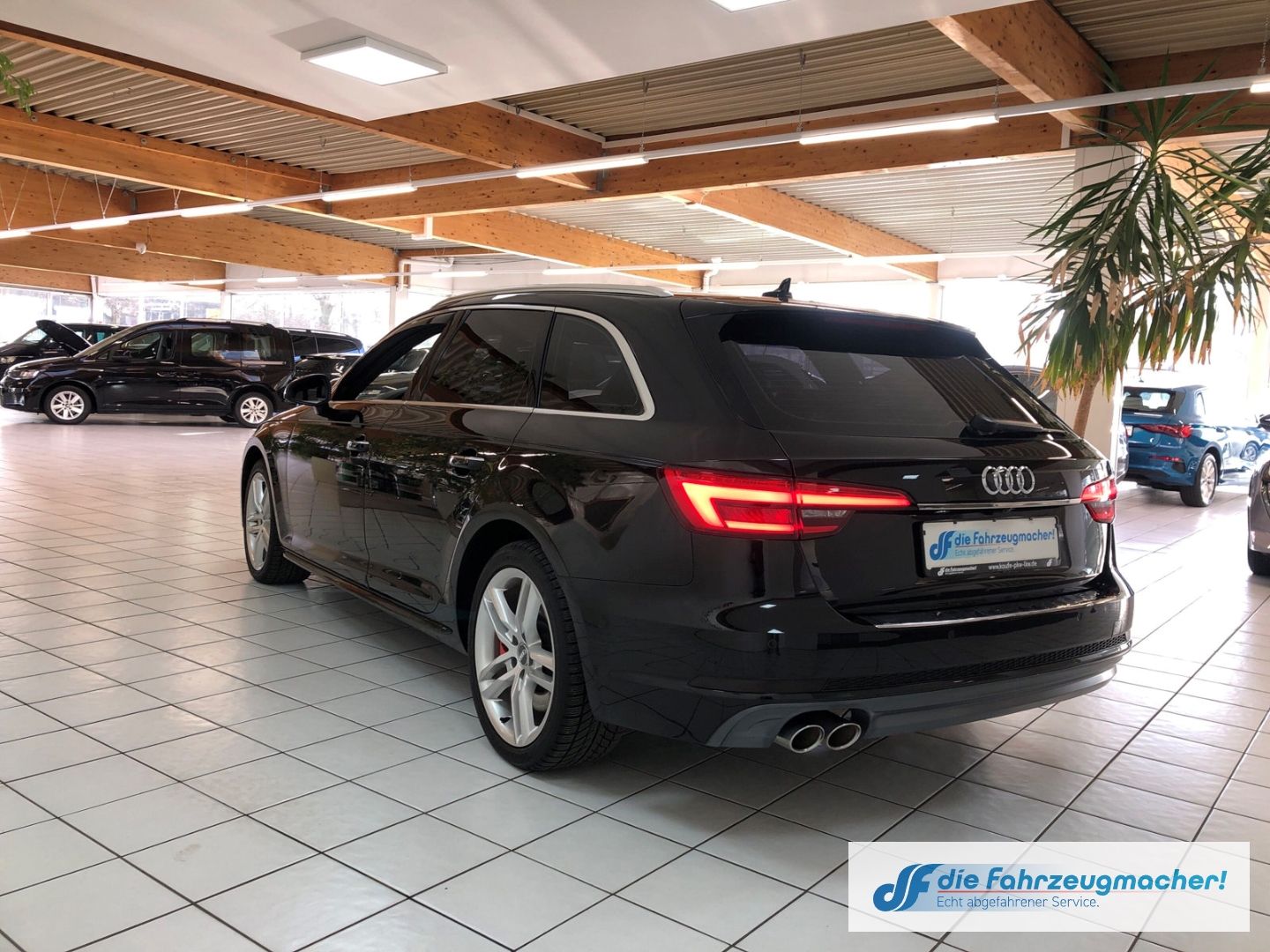 Fahrzeugabbildung Audi A4 Avant quattro sport 3.0 TDI S line  Pano AHK-