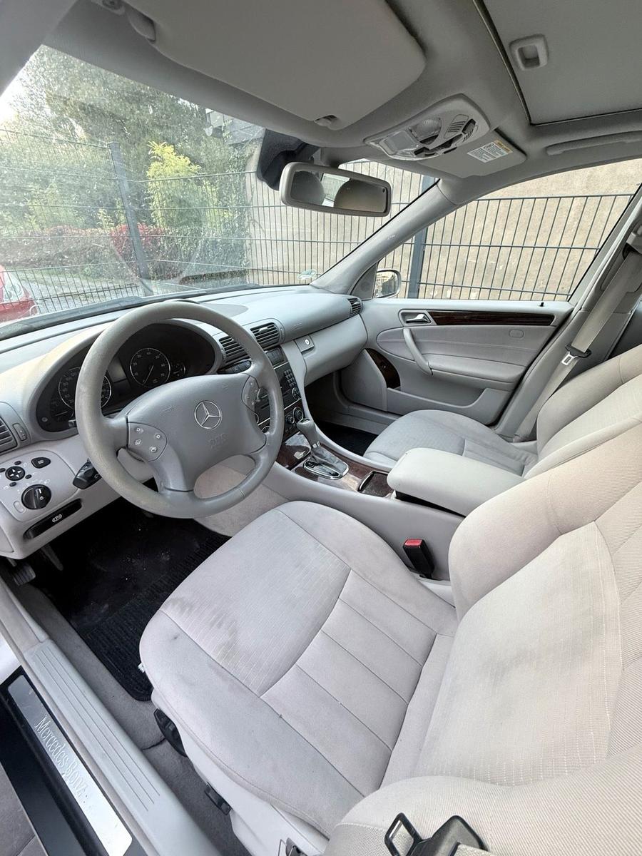 Mercedes-Benz C180 2004 — photo 5