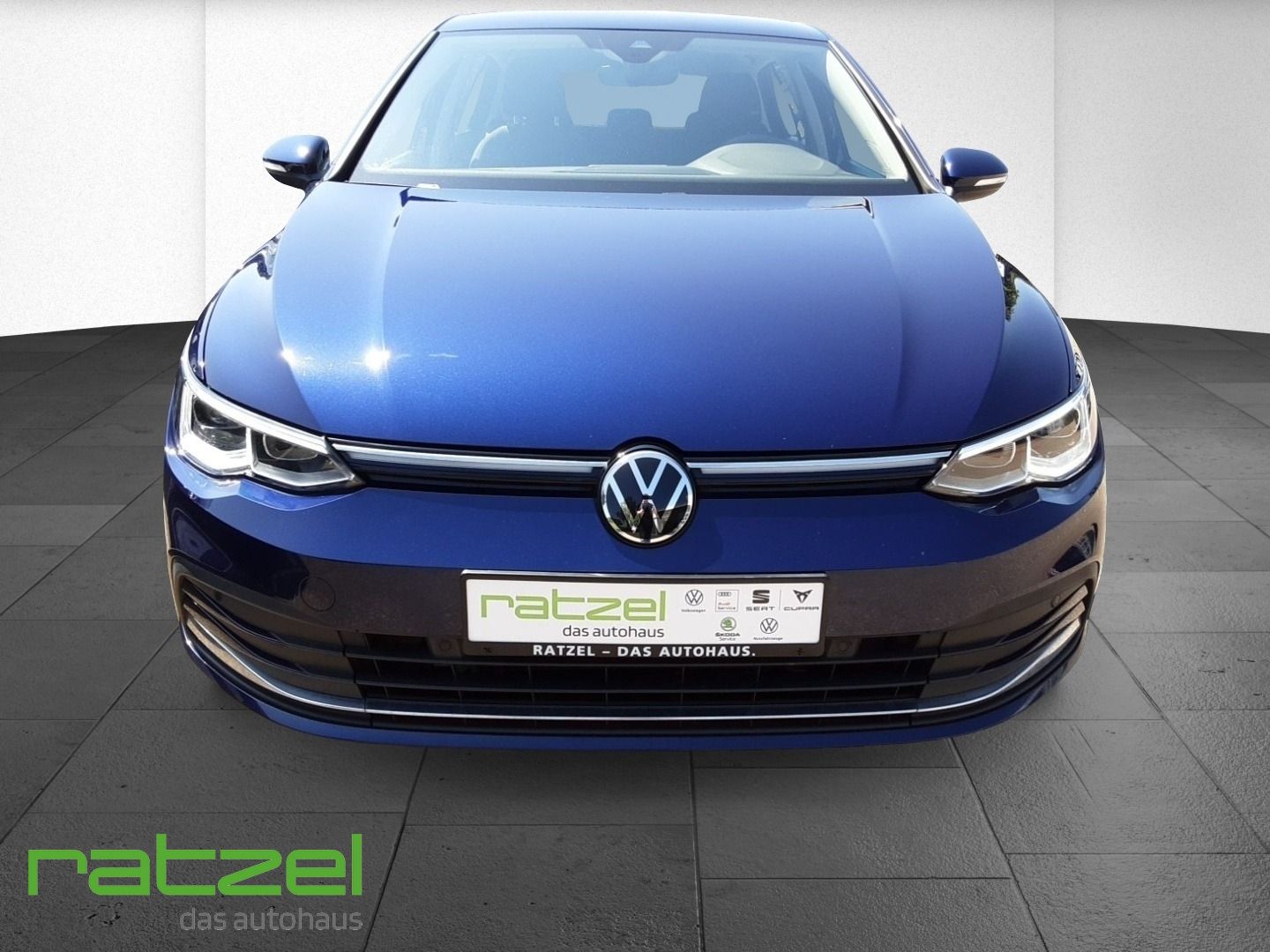 Fahrzeugabbildung Volkswagen Golf VIII Style 1.5 eTSI DSG  Memory Sitze Massa