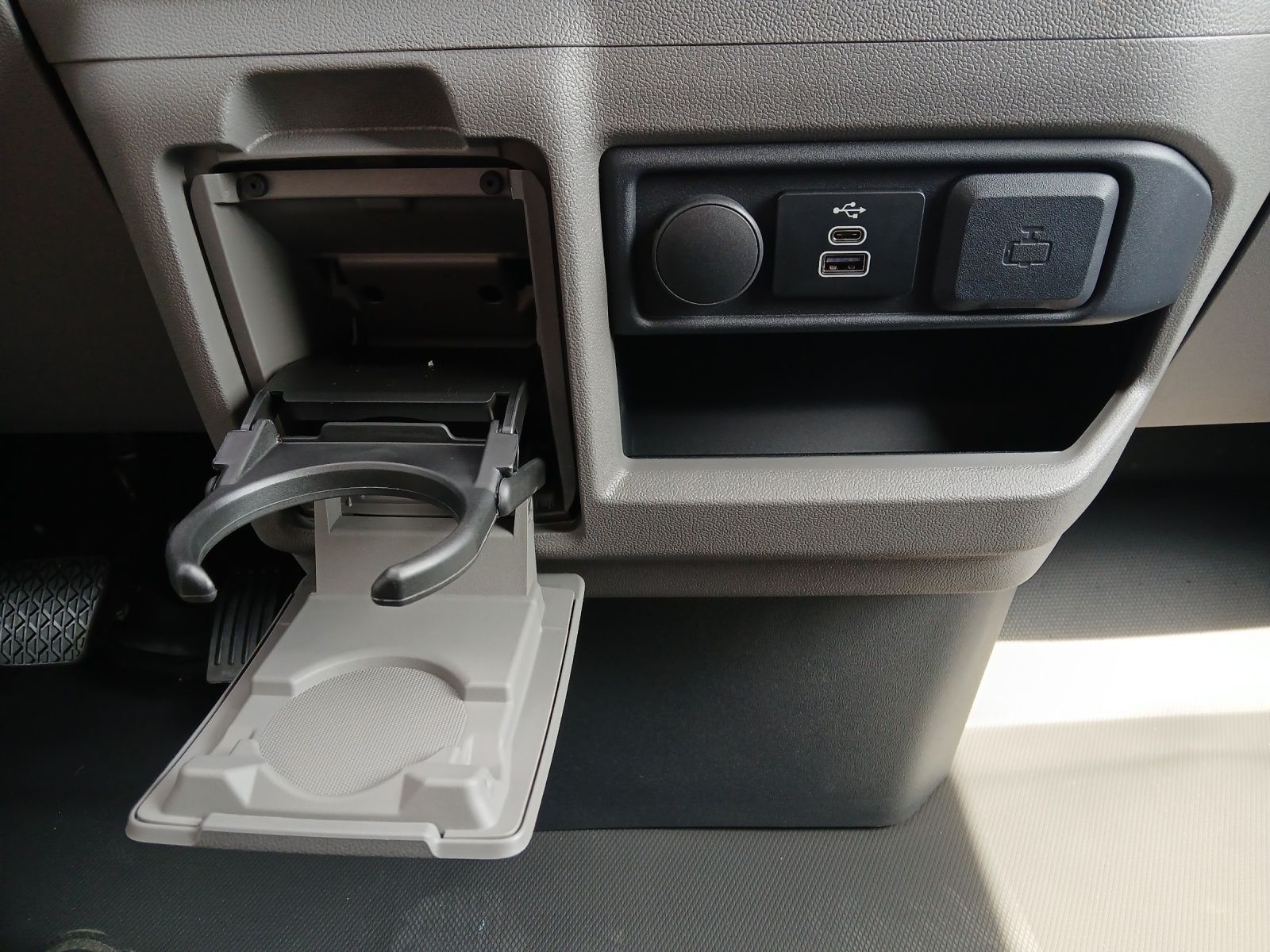 Fahrzeugabbildung Volkswagen T7 e-Transporter Kasten BEV 100 kW LR AHK, REAR