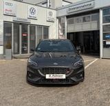Ford Focus Lim. ST - Ford Focus mit Benzin-Antrieb: Kleinwagen, Automatik