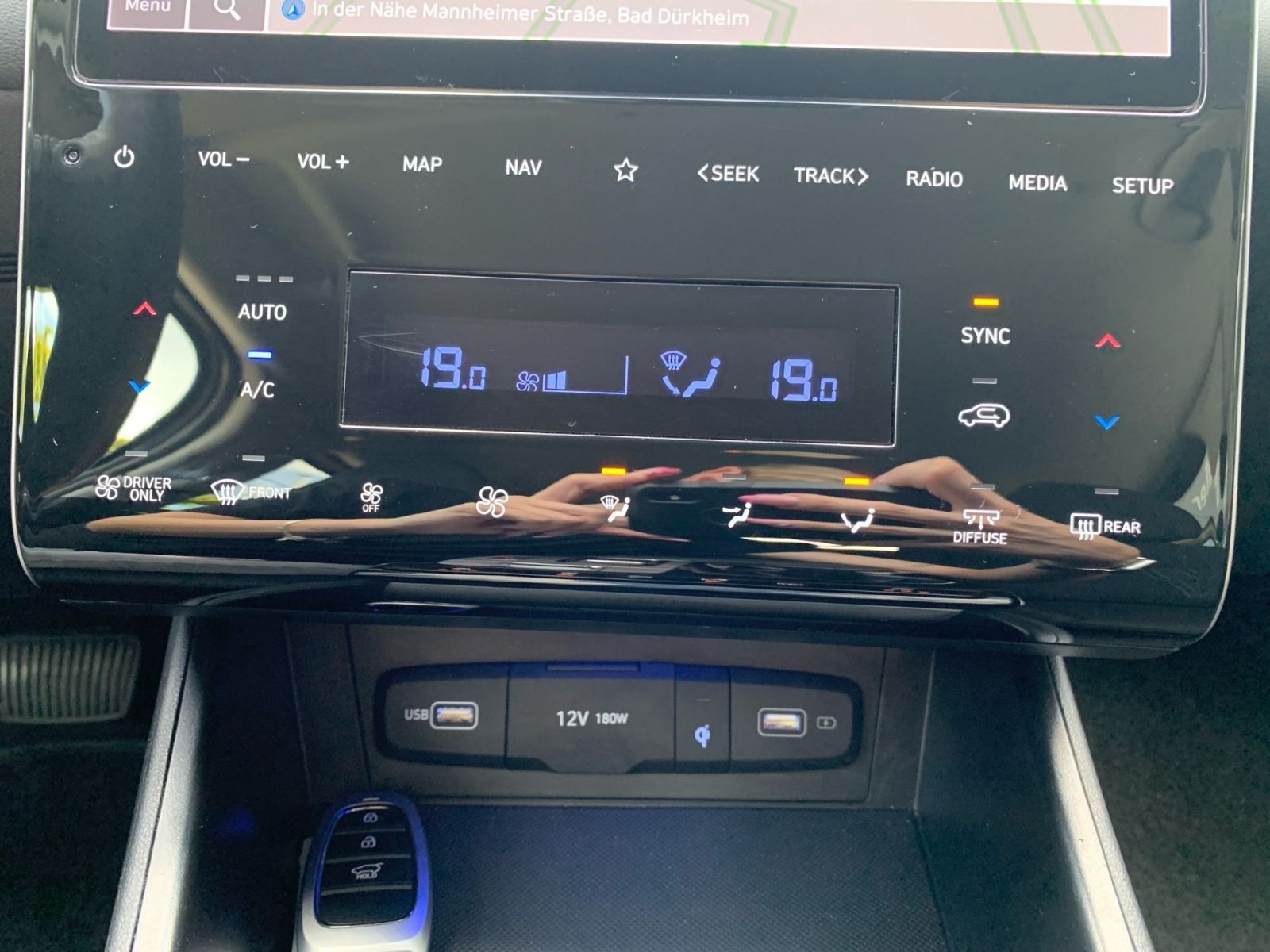Fahrzeugabbildung Hyundai TUCSON 1.6 T-GDI Trend Plug-In Hybrid 4WD el.HK