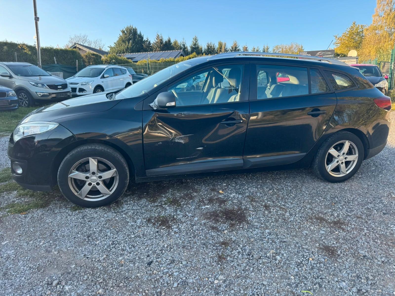 Renault Megane 2012 — салон
