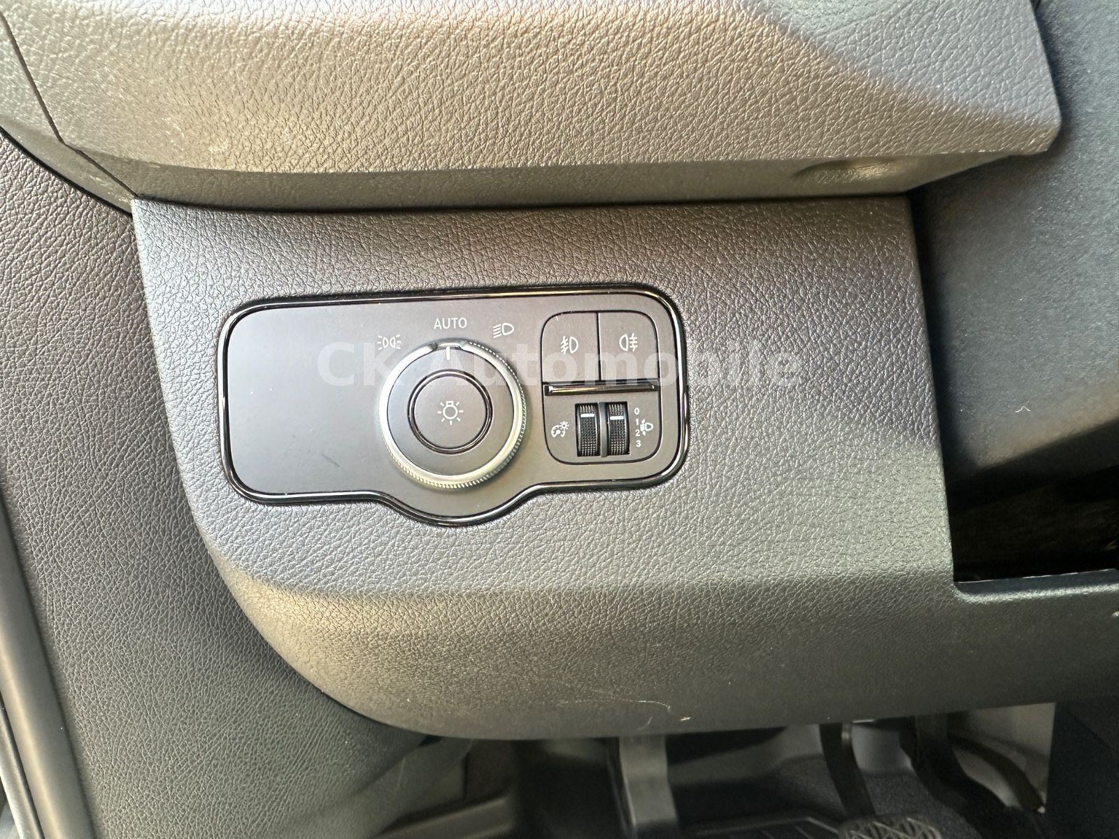 Fahrzeugabbildung Mercedes-Benz Sprinter III Kasten 317 CDI/Mixto/4 Sitze/Navi