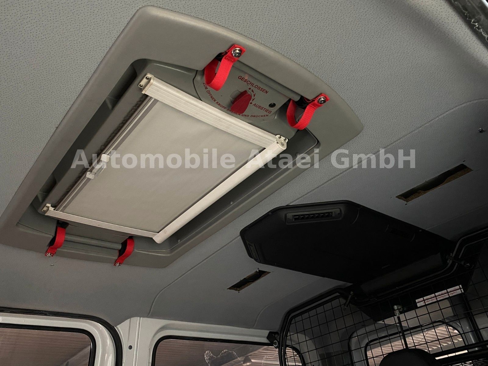 Fahrzeugabbildung Mercedes-Benz Sprinter 316 Behörde/ Camper 7-Sitze (0509)