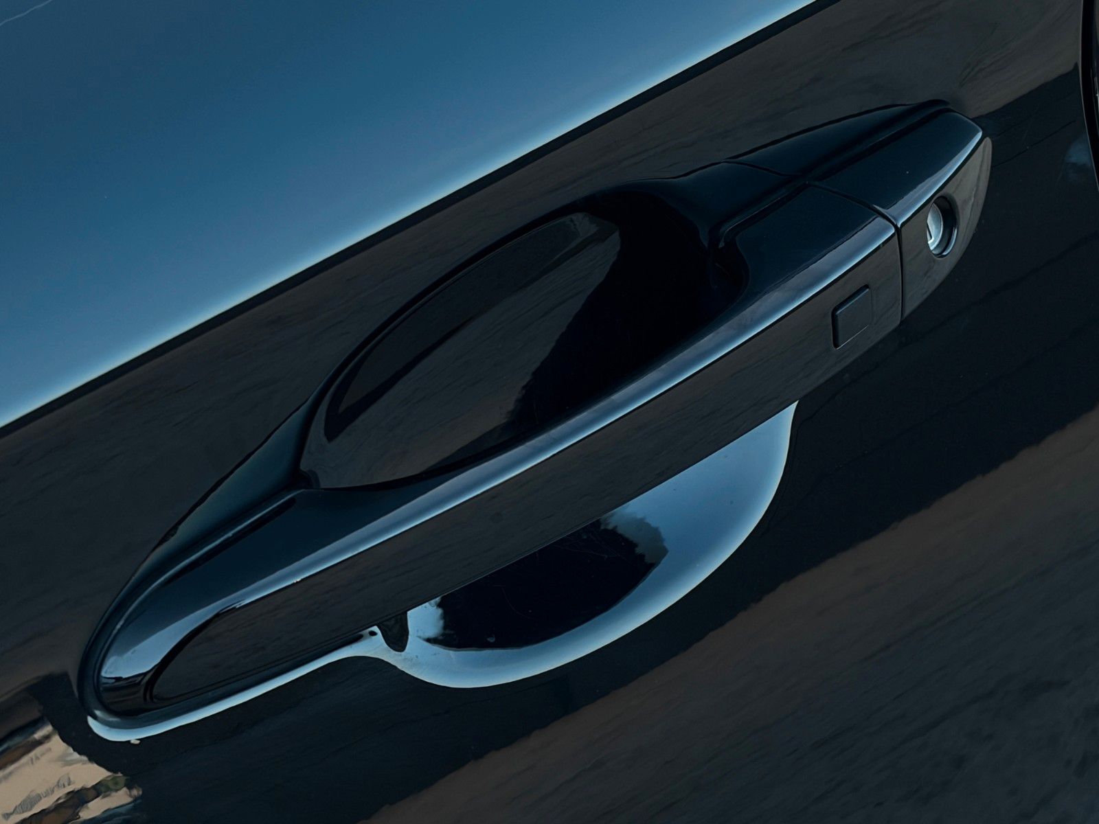 Fahrzeugabbildung Hyundai Kona Edition 30+ Elektro 2WD CarPlay LKA PDC LFA