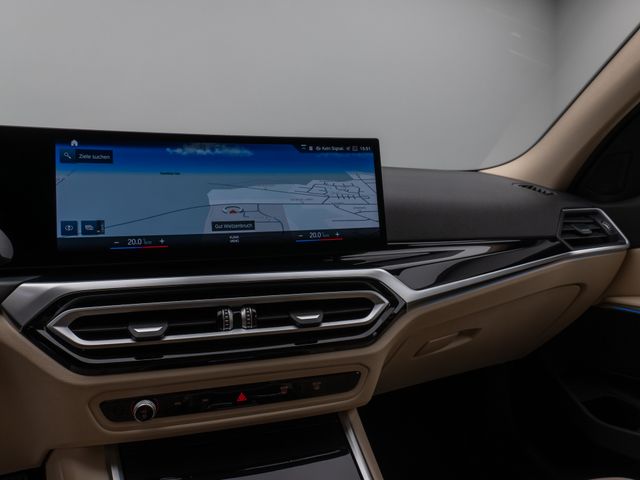 BMW 330, 2023 — 22