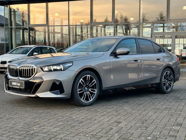 BMW 520i Aut. Lim. M Sport / BMW Natural Interaction