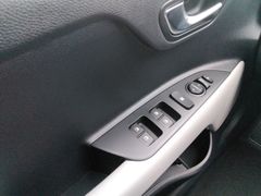 Fahrzeugabbildung Kia Stonic 1.0 T-GDI 100 Spirit + TECHNOLOGIE+NAVI+