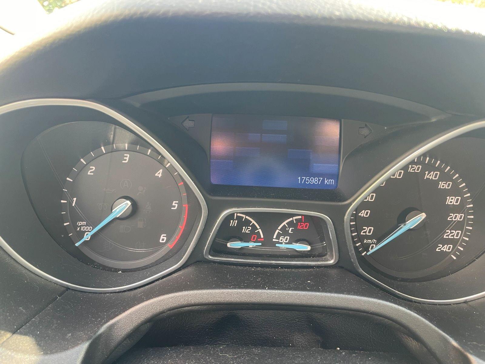 Ford Focus 2012 — photo 6