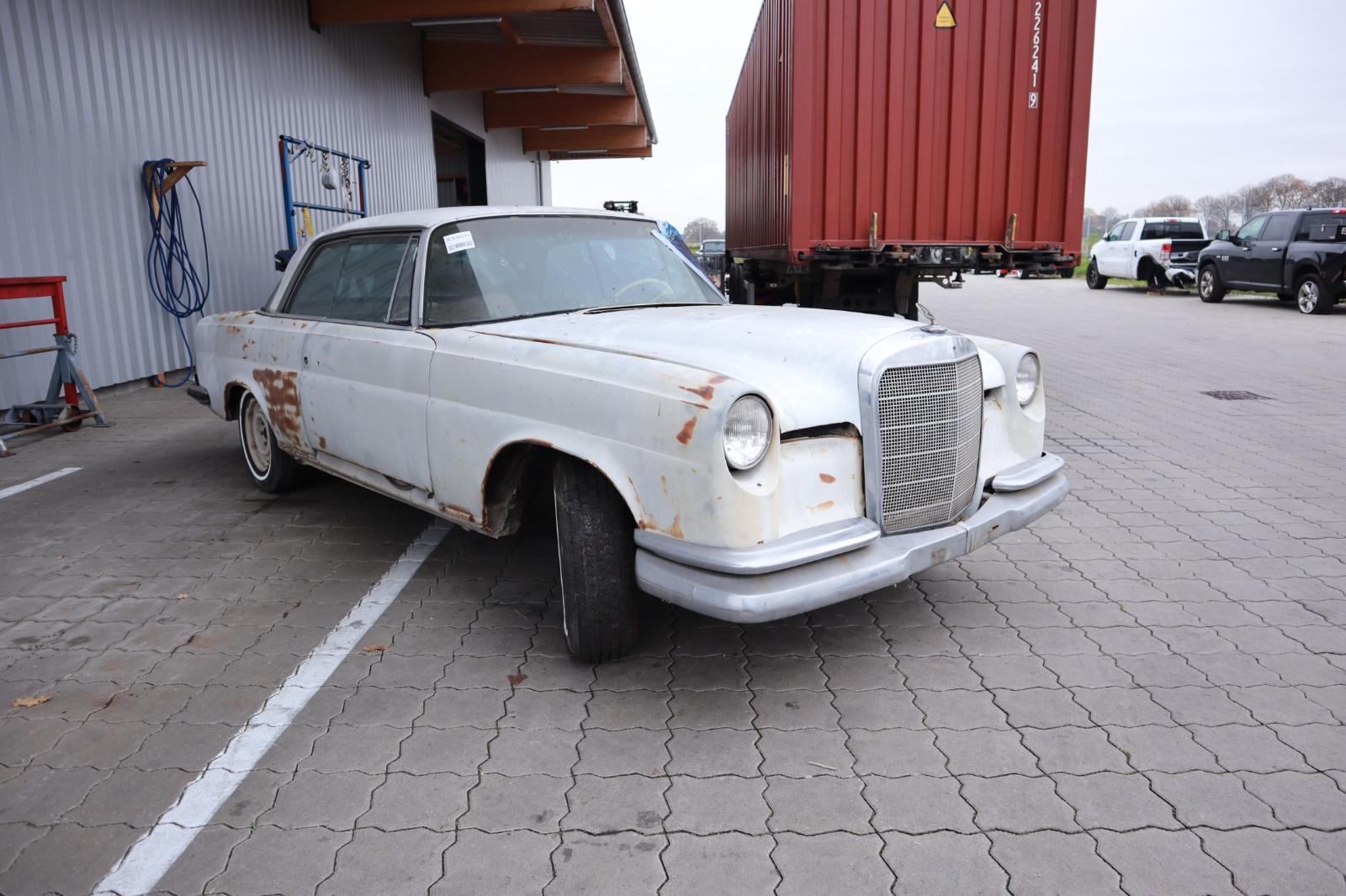 Mercedes-Benz 250