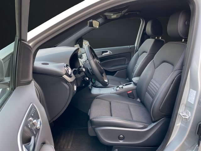 Mercedes-Benz B 220
