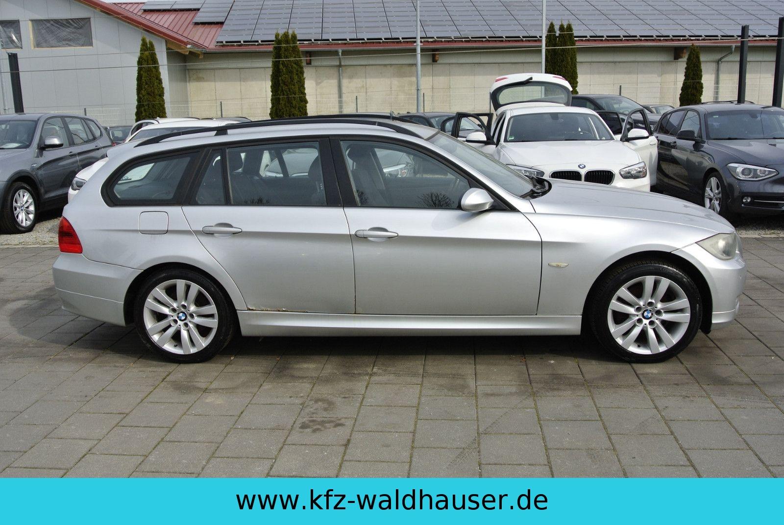 BMW 318 2008 — interior