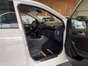 Mercedes-Benz B 180 *Kamera*Klima*Unfallfrei*