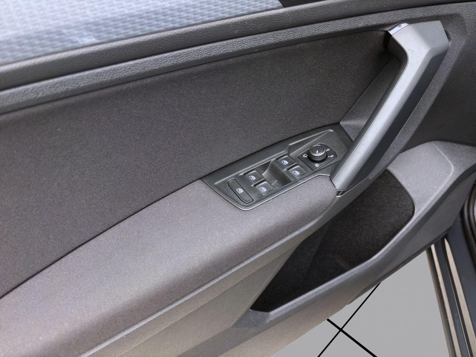 Volkswagen Tiguan 2.0 TDI LIFE NAVI SITZHZG PDC KLIMA