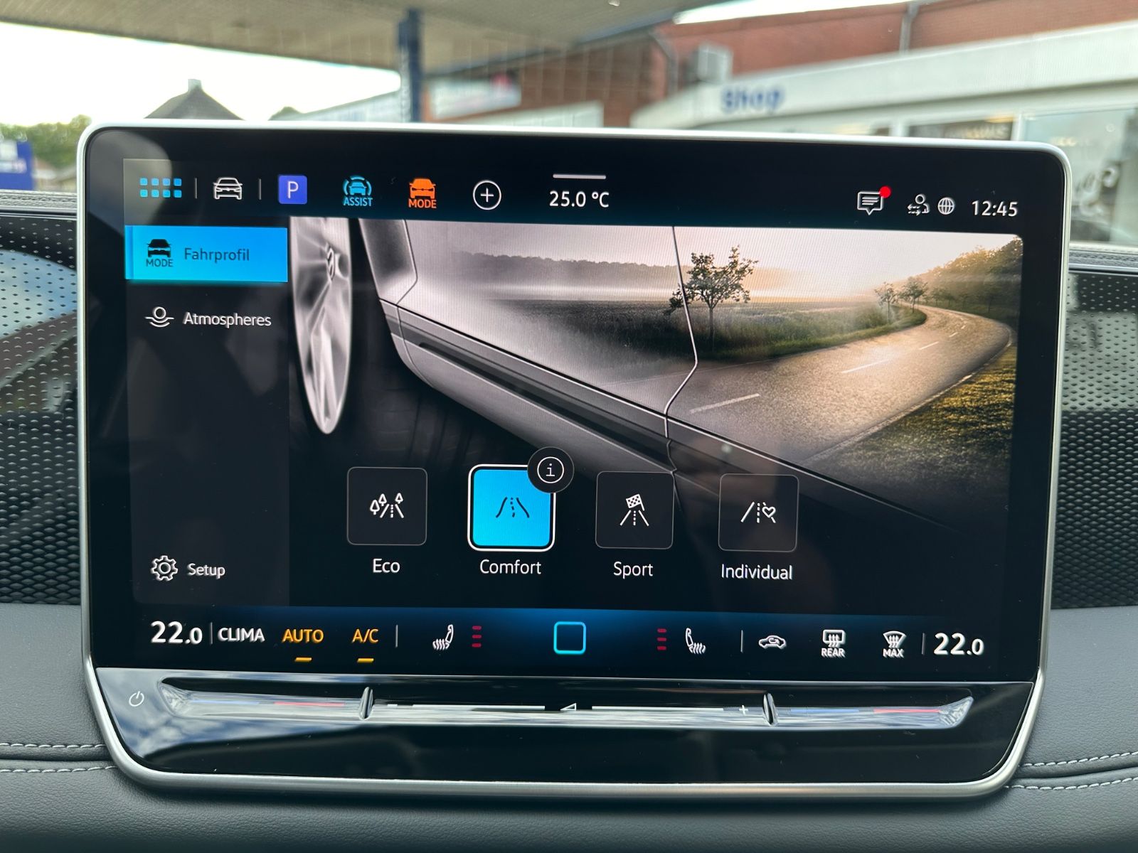 Fahrzeugabbildung Volkswagen Tiguan 1.5 eTSI Life DSG AHK/360°/APP/ACC/Keyles