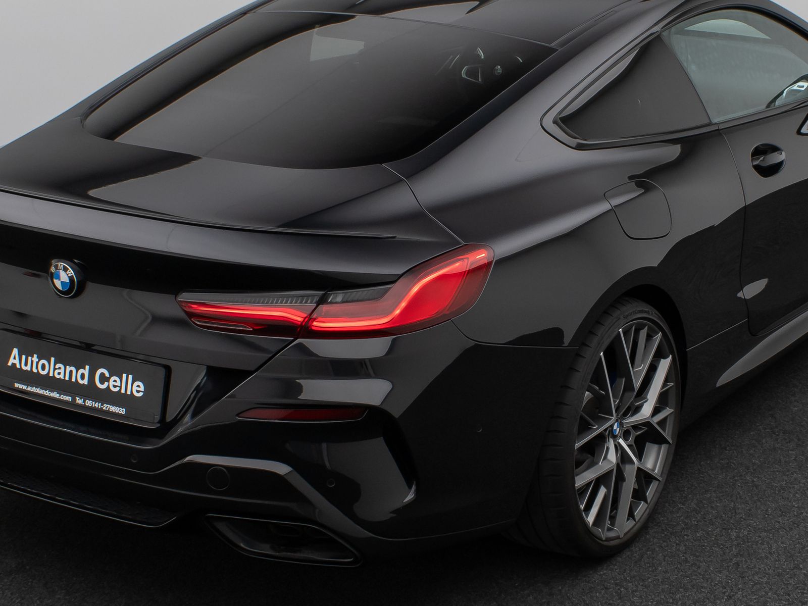 Fahrzeugabbildung BMW M850i xD Kamera HUD DAB H/K ACC SoftCl DisplKey