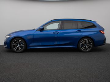 Fahrzeugabbildung BMW 330e Tour M Sport Komfortzugang Kamera 18"M LMR