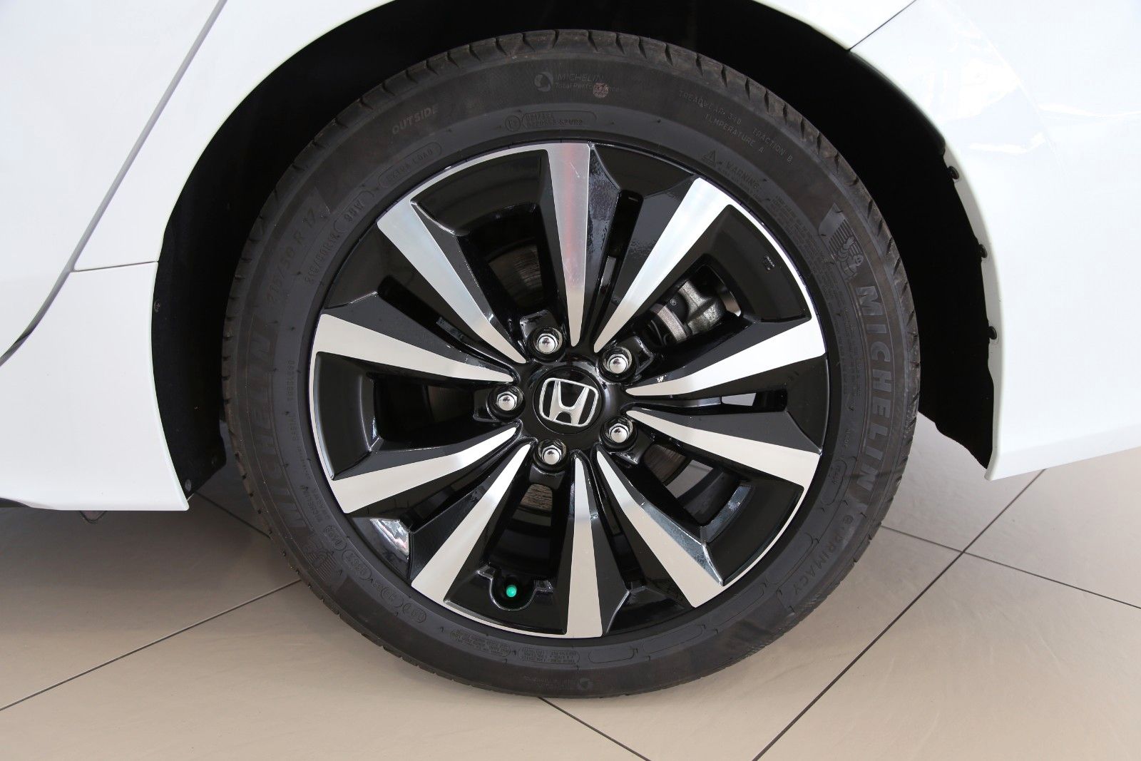 Honda Civic Lim. 5-trg. e:HEV Elegance RFK SHZ DAB imagem 3