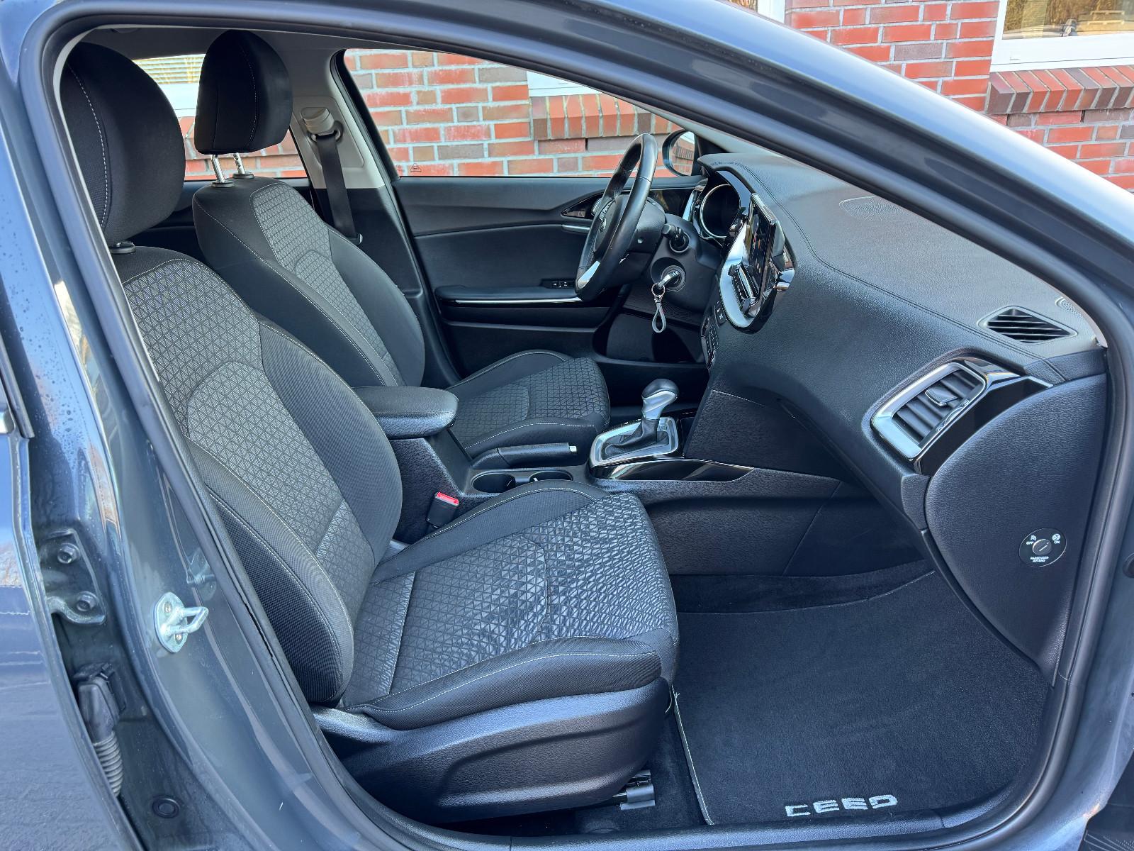 Kia Ceed Vision LHZ DAB RÜCKF.-KAMERA