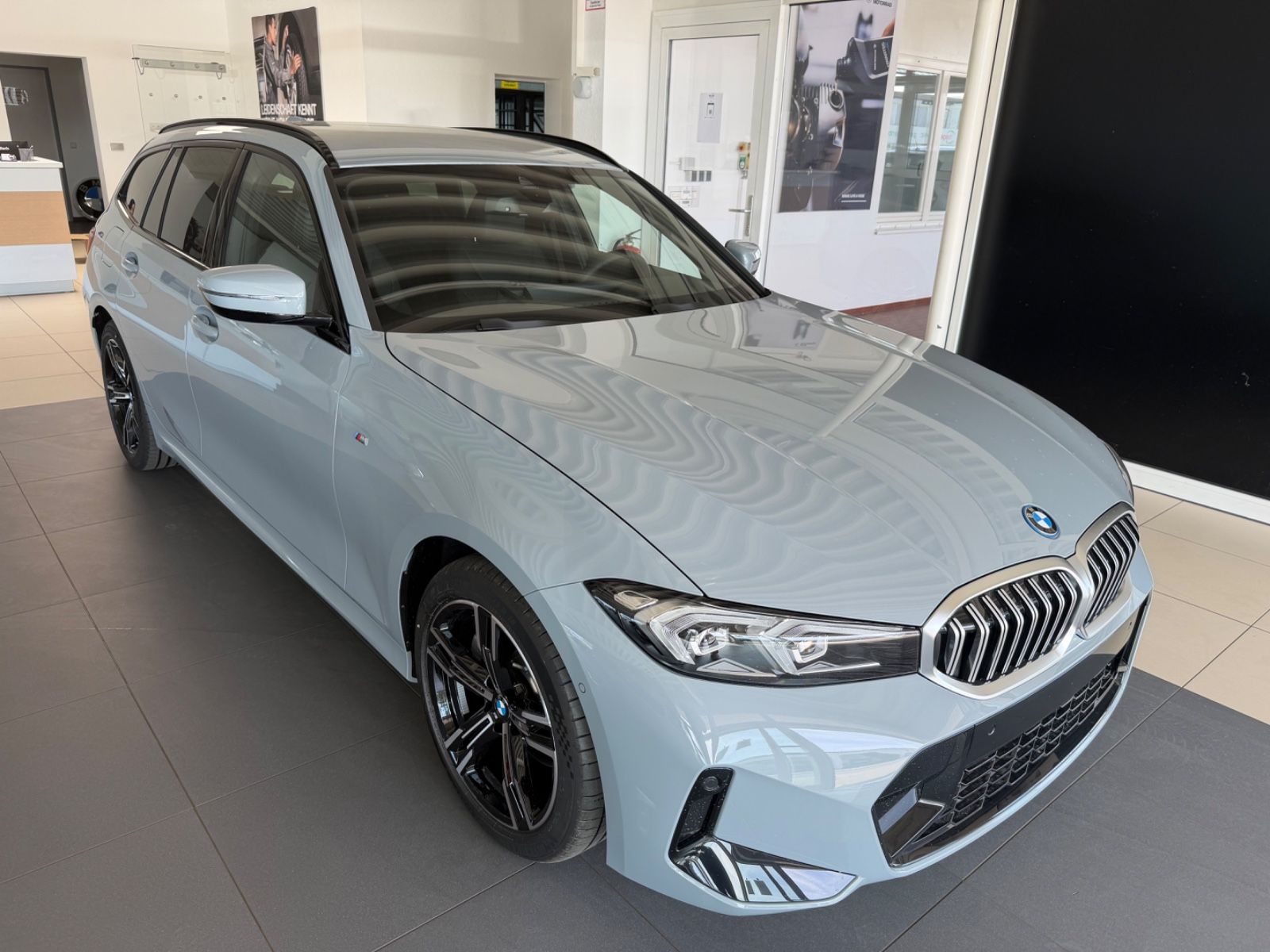BMW 330 3 Touring 330 e M Sport/NEUWAGEN imagem 3