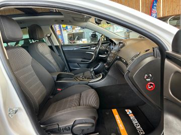 Opel Insignia A Sports Tourer Sport 4x4 *Xenon*1Hand*