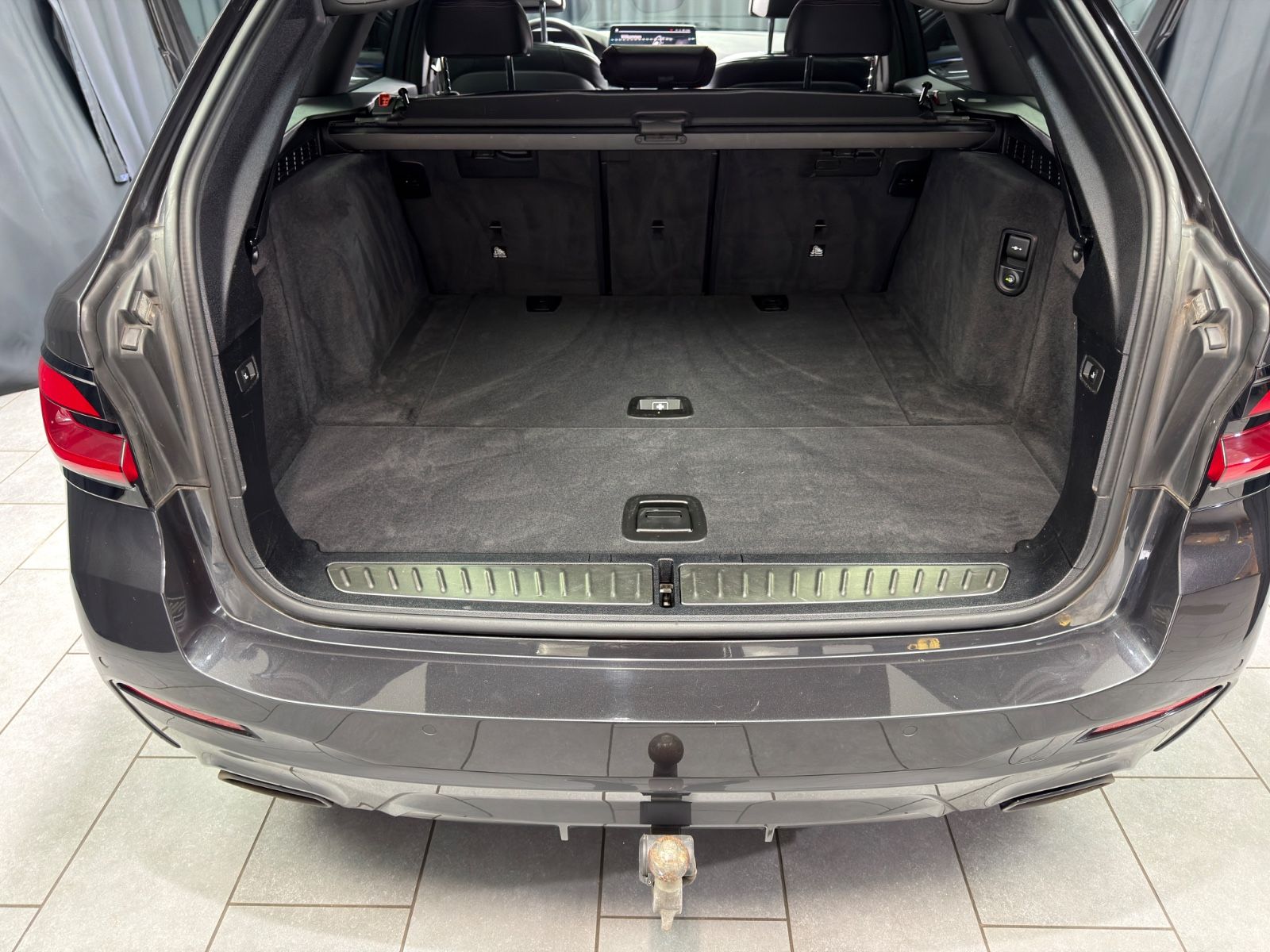 Fahrzeugabbildung BMW 540d xDrive M Sport|LASER|PANO|20"|AHK|ACC|VOLL