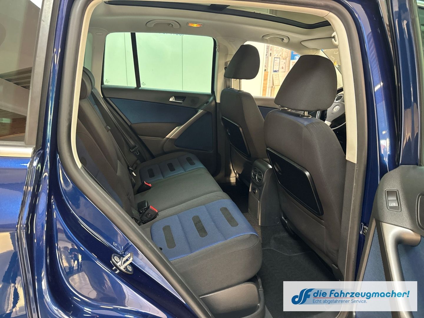 Fahrzeugabbildung Volkswagen Tiguan Sport & Style 4Motion El. Panodach Mehrz