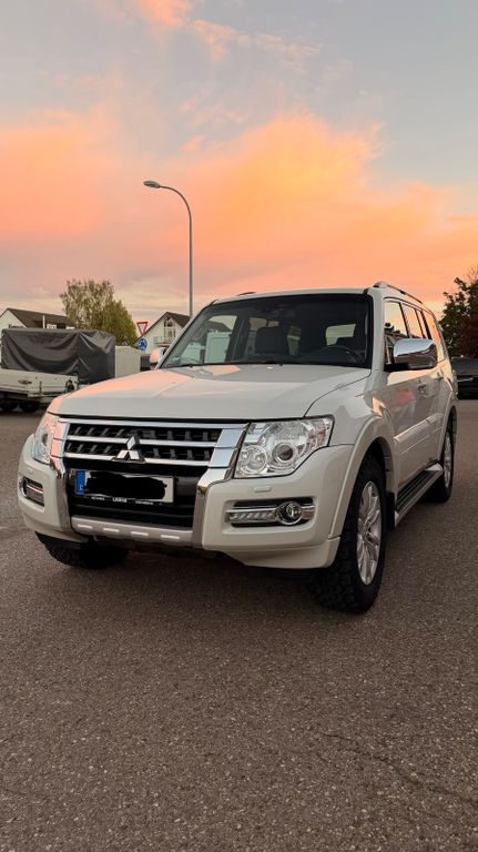 Image of Mitsubishi Pajero