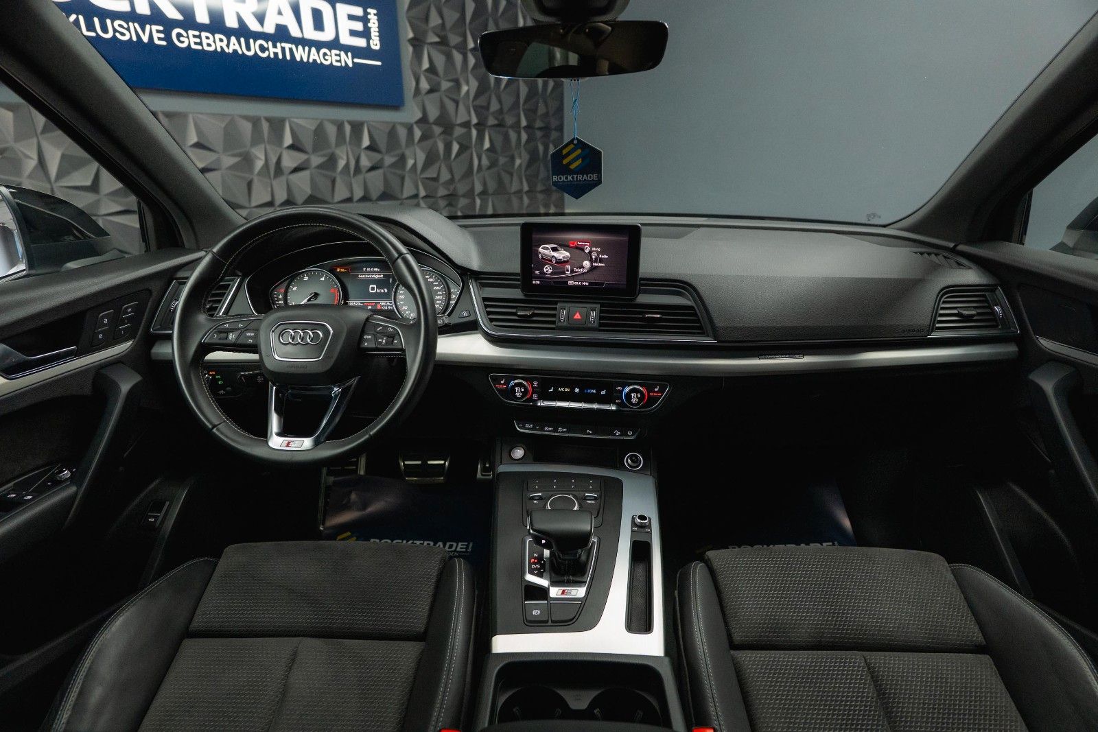 Fahrzeugabbildung Audi SQ5 3.0 TDI quattro Optik-Paket Schwarz *LED*19%